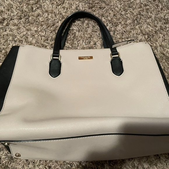 kate spade Handbags - EUC Kate Spade Tan & Black Purse